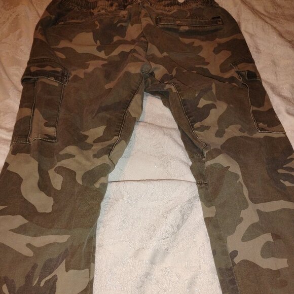 Men's Camo Cargo Pants - Picture 2 of 8